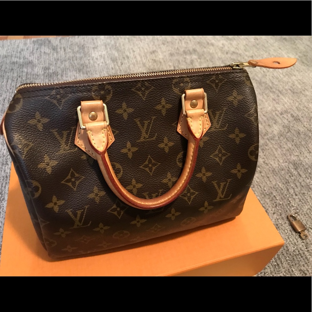LOUIS VUITTON SPEEDY 25